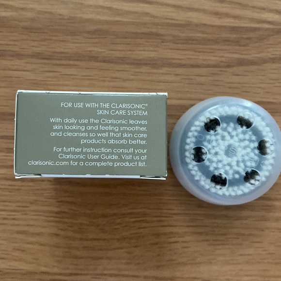 ❤️ Clarisonic Sensitive Cleansing Brush Head New in Box - Picture 9 of 9